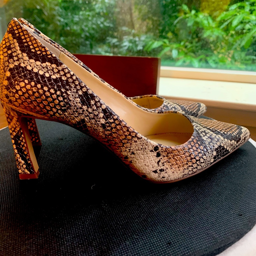Used one time , snake print , Vince Camuto , size 7m